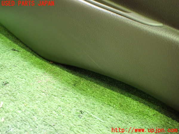 1UPJ-19021234]ハイエースワゴン100系(KZH100G)右前ドア内張り 中古_m0003.jpg