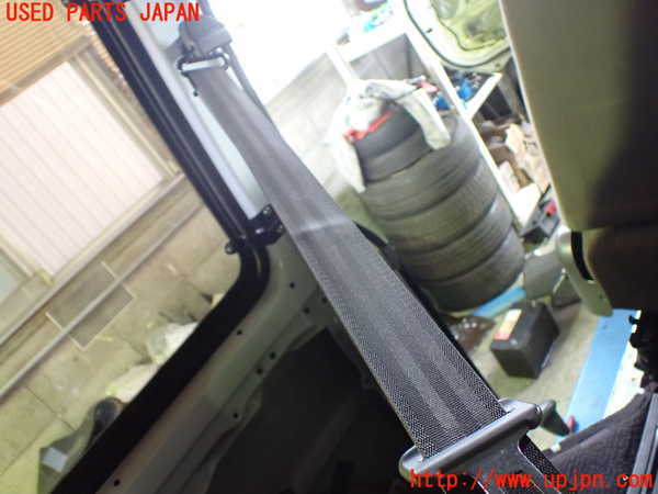 5UPJ-19027185]ハイエースワゴン100系(KZH100G)左2列目シートベルト 中古_m0002.jpg
