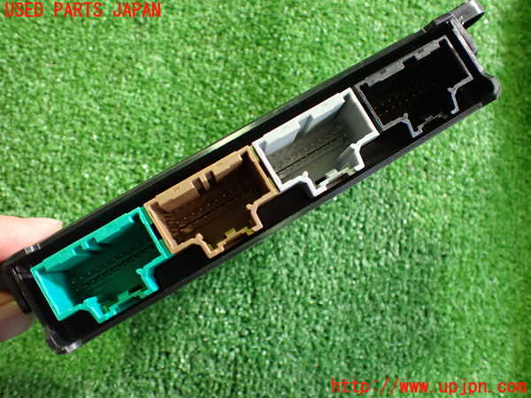 2UPJ-19036149]テスラ・モデル S(SL1SA)コンピューター4(サーマルコントローラー) 中古 1034215-00-A_m0003.jpg