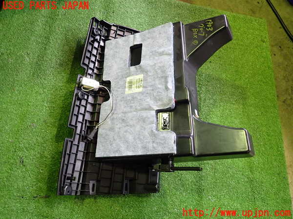 2UPJ-19037516]テスラ・モデル S(SL1SA)グローブボックス1 中古_m0002.jpg