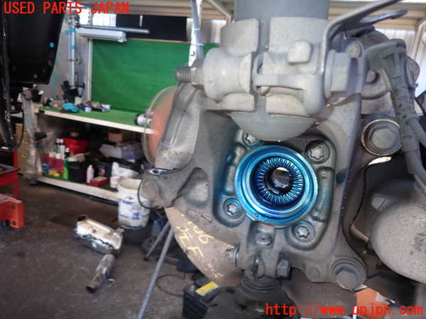 5UPJ-19064295]BMW X1 F48(HT20)左フロントナックルハブ 中古_m0001.jpg