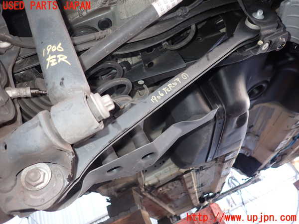 5UPJ-19065226]BMW X1 F48(HT20)左リアロアアーム1 中古_m0001.jpg