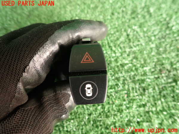 5UPJ-19066290]BMW X1 F48(HT20)ハザードスイッチ 中古_m0001.jpg