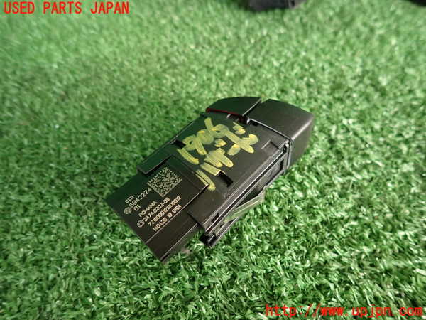 5UPJ-19066290]BMW X1 F48(HT20)ハザードスイッチ 中古_m0002.jpg