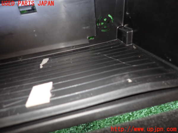 5UPJ-19067516]BMW X1 F48(HT20)グローブボックス1 中古_m0003.jpg