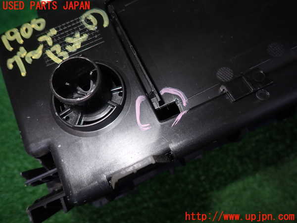 5UPJ-19067516]BMW X1 F48(HT20)グローブボックス1 中古_m0005.jpg