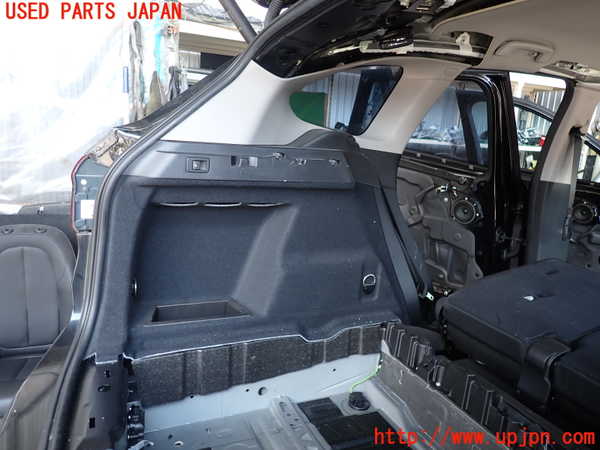 5UPJ-19067680]BMW X1 F48(HT20)左リアピラートリム 中古_m0001.jpg