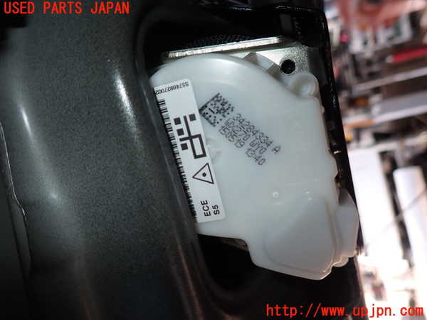 5UPJ-19067135]BMW X1 F48(HT20)真中2列目シートベルト 中古_m0002.jpg
