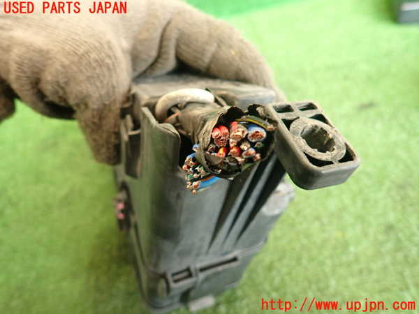 5UPJ-19076741]セリカ GT-FOUR 1994y(ST205)ヒューズボックス1(エンジンルーム内) 中古_m0004.jpg