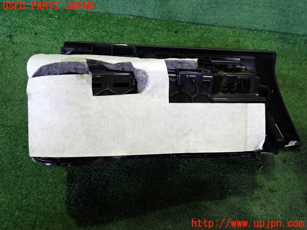 2UPJ-19087516]BMW 320i グランツーリスモ(3X20)(F34)グローブボックス1 中古_m0002.jpg