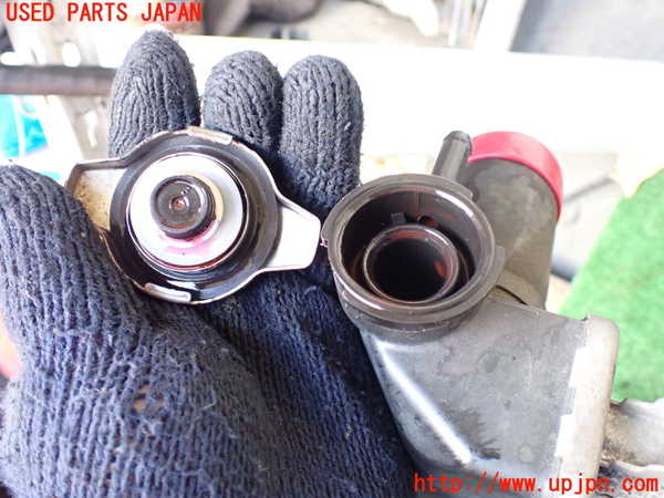 5UPJ-19112321]ハイラックスサーフ(TRN215W)ラジエーター1 中古_m0004.jpg