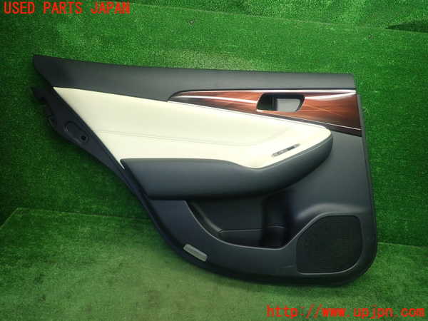 5UPJ-19121324]クラウン ロイヤル ハイブリッド(AWS210)左後ドア内張り 中古_m0001.jpg