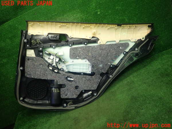 5UPJ-19121324]クラウン ロイヤル ハイブリッド(AWS210)左後ドア内張り 中古_m0005.jpg