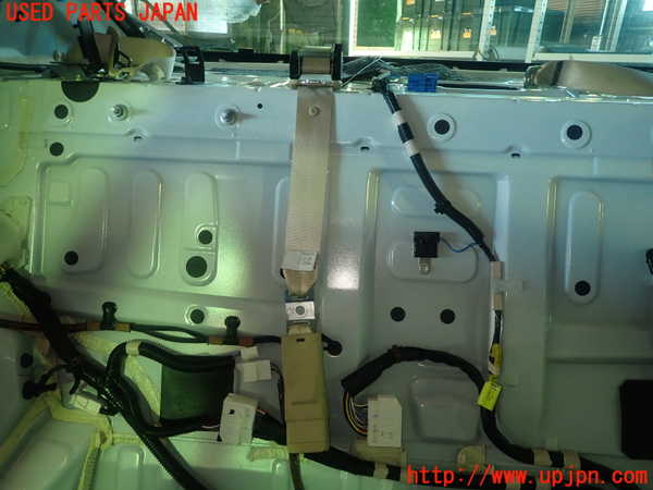5UPJ-19127135]クラウン ロイヤル ハイブリッド(AWS210)真中2列目シートベルト 中古_m0001.jpg