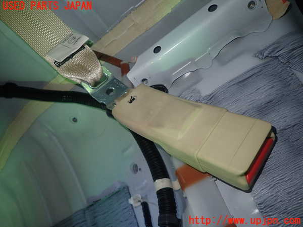 5UPJ-19127135]クラウン ロイヤル ハイブリッド(AWS210)真中2列目シートベルト 中古_m0003.jpg