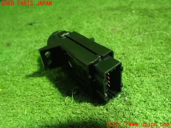 5UPJ-19136290]アコードワゴン(CH9)ハザードスイッチ 中古_m0003.jpg