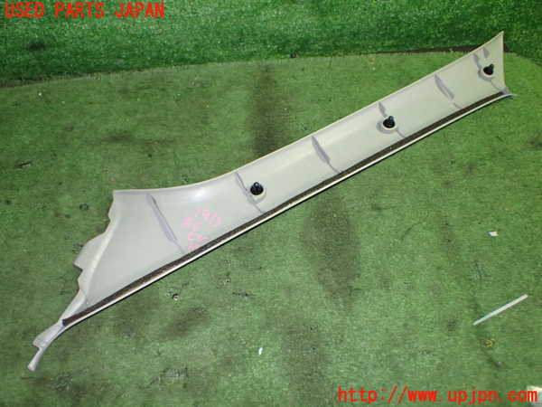 5UPJ-19137655]アコードワゴン(CH9)右フロントピラートリム 中古_m0002.jpg