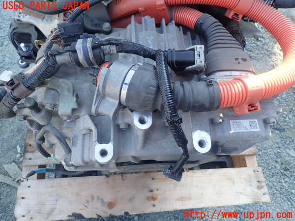 1UPJ-19143010]アコード ハイブリッド(CR6)ミッション AT LFA 中古_m0001.jpg