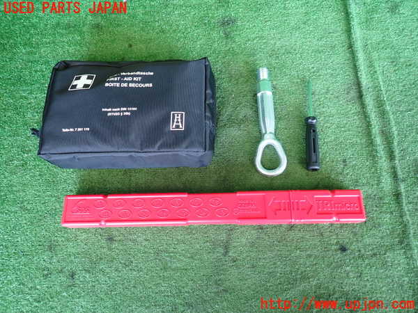 2UPJ-19157805]BMW 420i グランクーペ(4D20)(F36)車載工具 中古_m0002.jpg