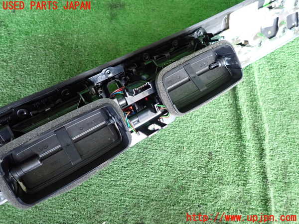 5UPJ-19157528]BMW 420i グランクーペ(4D20)(F36)エアコン吹き出し口3 (真中) 中古_m0003.jpg