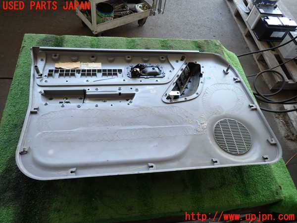 2UPJ-19161234]ジープチェロキー(7MX)右前ドア内張り 中古_m0003.jpg