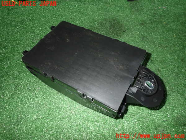5UPJ-19186741]ボルボ・S60(ZB420TM)ヒューズボックス1 中古_m0003.jpg