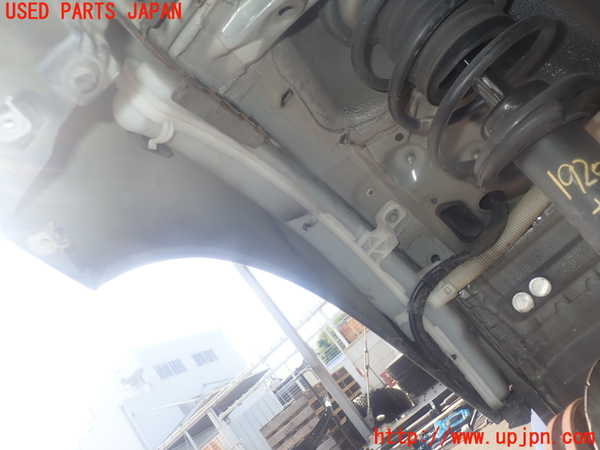 2UPJ-19206791]BMW 130i E87 1シリーズ(UD30)ウォッシャータンク1 中古_m0002.jpg
