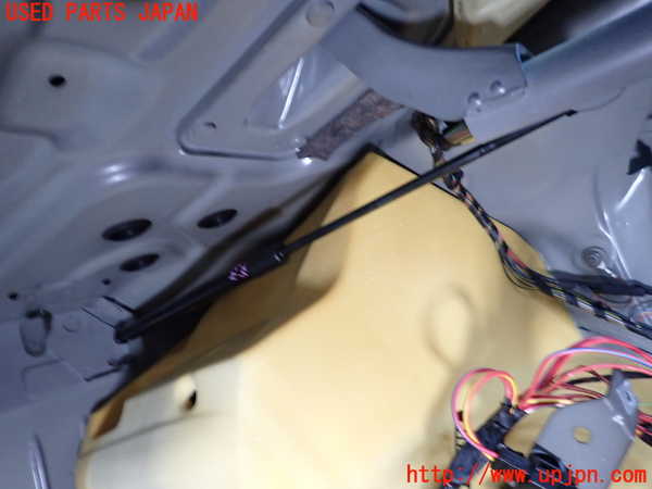 1UPJ-19211506]BMW 640i クーペ(LW30C)(F13)トランクダンパー 中古_m0001.jpg