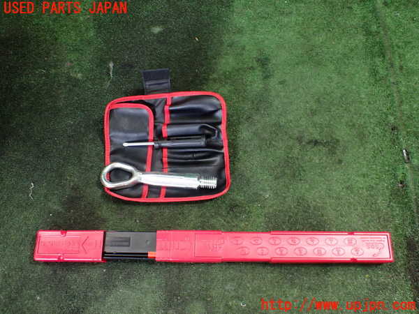 1UPJ-19217805]BMW 640i クーペ(LW30C)(F13)車載工具 中古_m0001.jpg