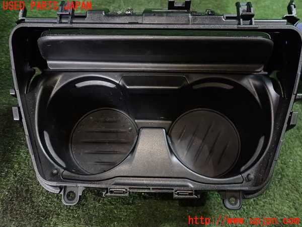 1UPJ-19217810]BMW 640i クーペ(LW30C)(F13)ドリンクホルダー 中古_m0002.jpg