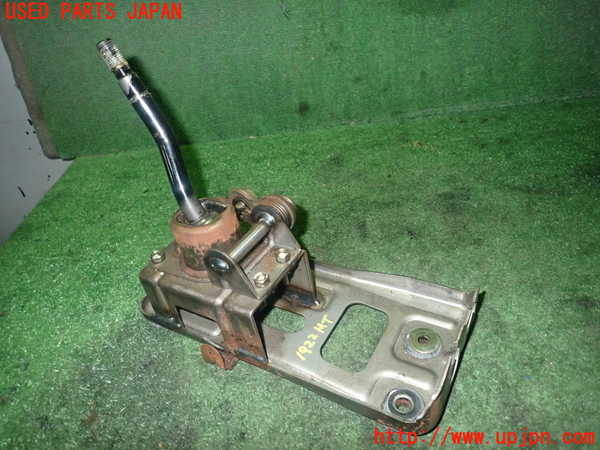 5UPJ-19227560]AZ-1(PG6SA)MTシフトレバー 中古_m0002.jpg