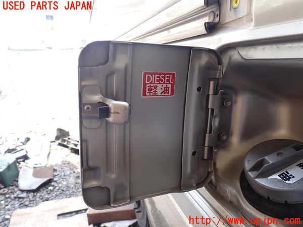 5UPJ-19231690]ハイエースワゴン100系(KZH100G)フューエルリッド 中古_m0003.jpg