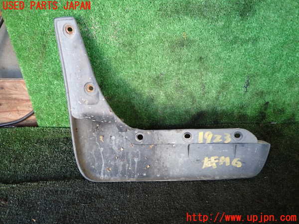 5UPJ-19231450]ハイエースワゴン100系(KZH100G)右フロントマッドガード(泥除け) 中古_m0001.jpg