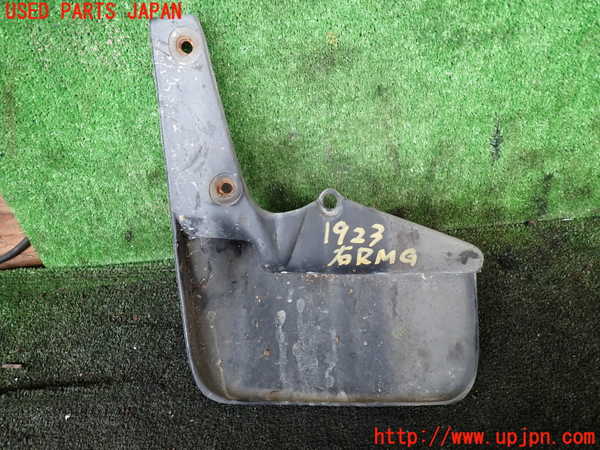 5UPJ-19231454]ハイエースワゴン100系(KZH100G)右リアマッドガード(泥除け) 中古_m0001.jpg