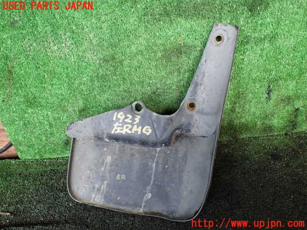 5UPJ-19231456]ハイエースワゴン100系(KZH100G)左リアマッドガード(泥除け) 中古_m0001.jpg