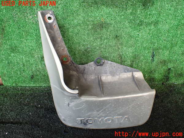 5UPJ-19231456]ハイエースワゴン100系(KZH100G)左リアマッドガード(泥除け) 中古_m0002.jpg
