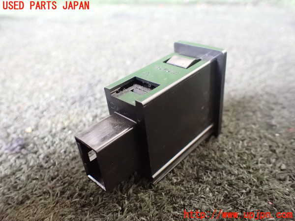 5UPJ-19236306]ハイエースワゴン100系(KZH100G)スイッチ1 (ECT) 中古_m0002.jpg