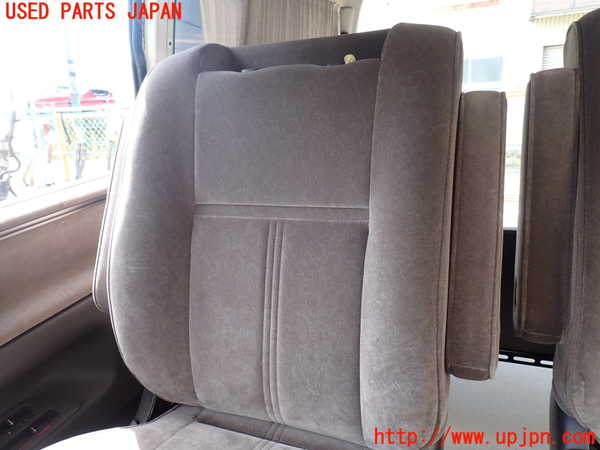 5UPJ-19237145]ハイエースワゴン100系(KZH100G)右2列目シート 中古_m0002.jpg