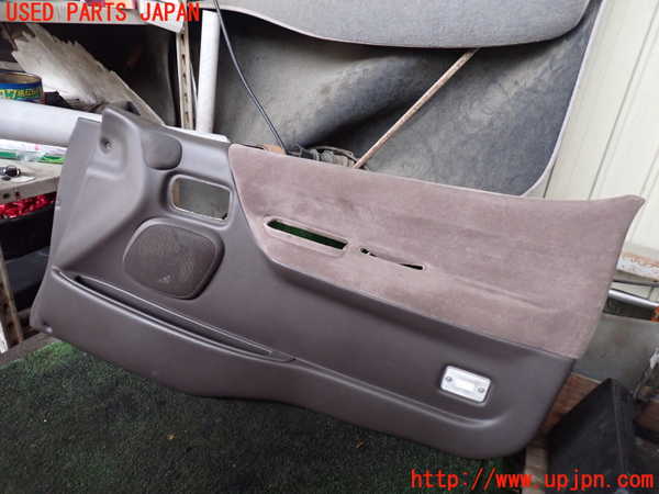 5UPJ-19231234]ハイエースワゴン100系(KZH100G)右前ドア内張り 中古_m0001.jpg