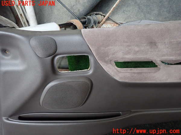 5UPJ-19231234]ハイエースワゴン100系(KZH100G)右前ドア内張り 中古_m0002.jpg