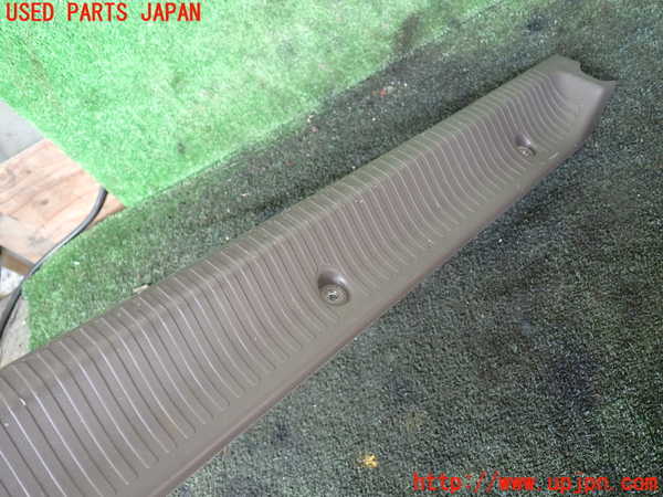 5UPJ-19237771]ハイエースワゴン100系(KZH100G)ラゲッジトレイ1 中古_m0003.jpg