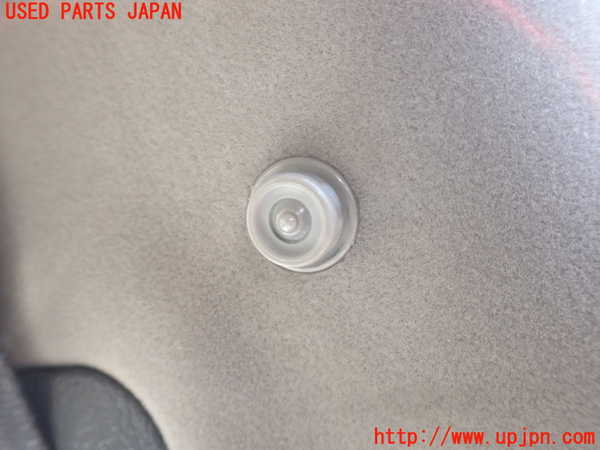 5UPJ-19237665]ハイエースワゴン100系(KZH100G)右センターピラートリム 中古_m0002.jpg