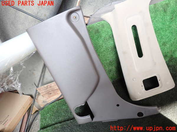 5UPJ-19237670]ハイエースワゴン100系(KZH100G)左センターピラートリム 中古_m0003.jpg