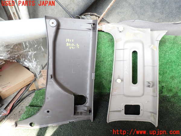 5UPJ-19237670]ハイエースワゴン100系(KZH100G)左センターピラートリム 中古_m0004.jpg