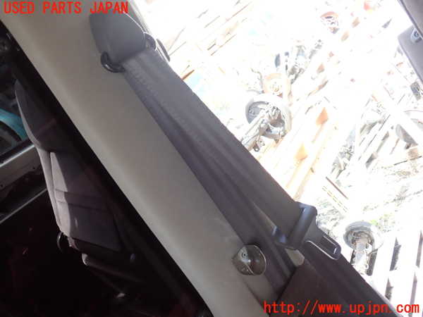 5UPJ-19237185]ハイエースワゴン100系(KZH100G)左2列目シートベルト 中古_m0001.jpg