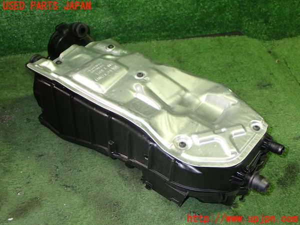 5UPJ-19242560]ベンツ C220 d(205004 W205)エアクリーナーボックス 中古_m0002.jpg