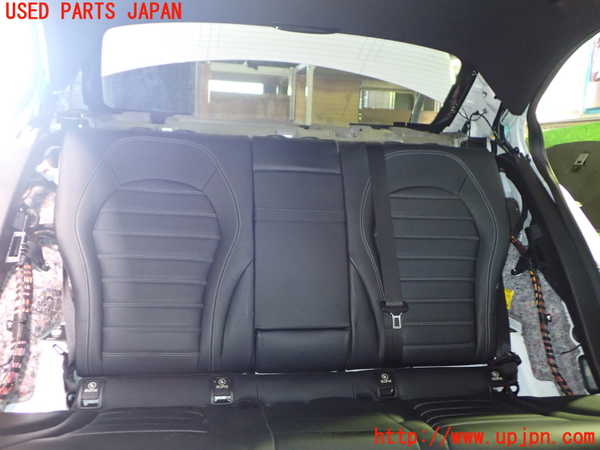 5UPJ-19247385]ベンツ C220 d(205004 W205)リアシート 中古_m0002.jpg