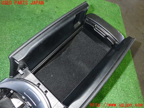 5UPJ-19247540]ベンツ C220 d(205004 W205)センターコンソール 中古_m0002.jpg