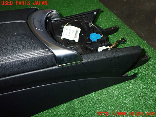 5UPJ-19247540]ベンツ C220 d(205004 W205)センターコンソール 中古_m0004.jpg