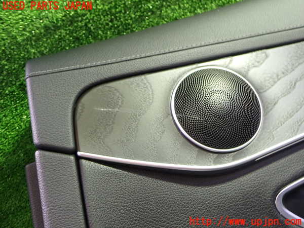 5UPJ-19241294]ベンツ C220 d(205004 W205)右後ドア内張り 中古_m0004.jpg